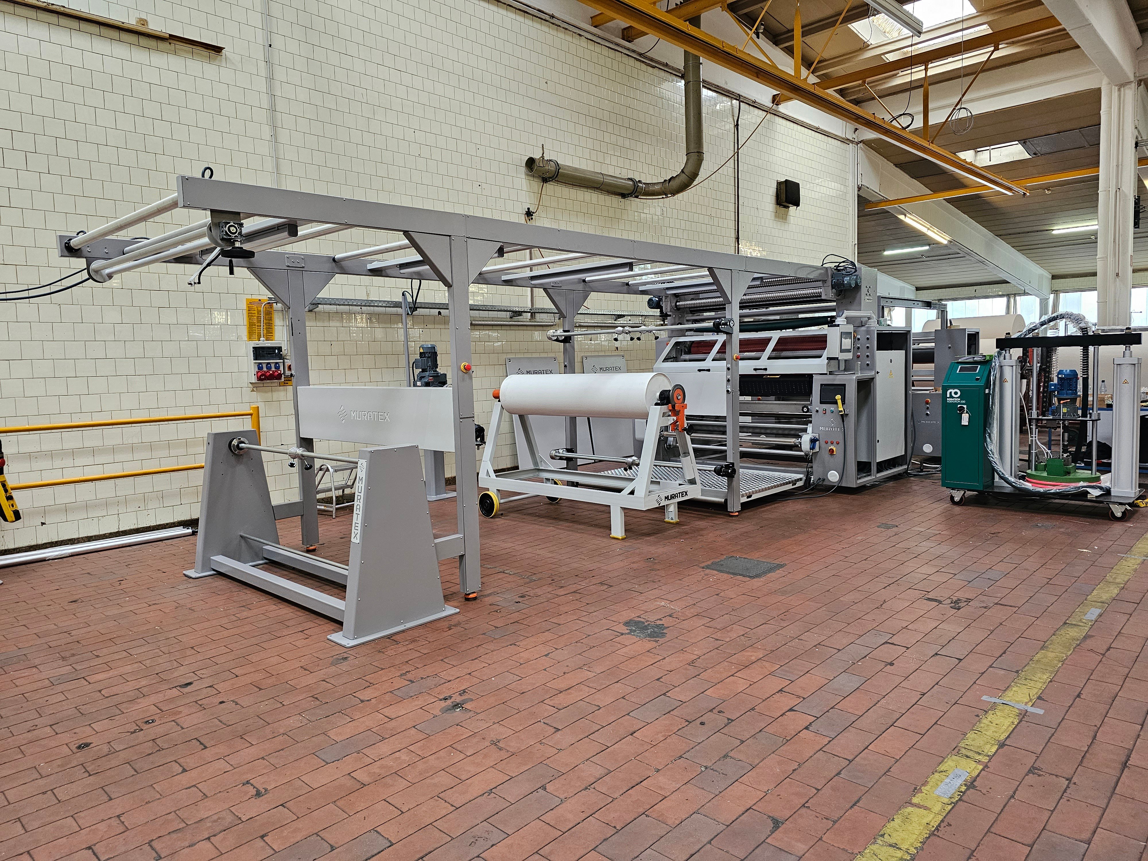 HOTMELT LAMINATION MACHINE